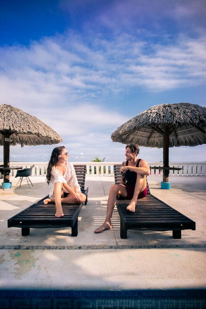 Hotel Caracol Plaza بويرتو إسكونديدو المظهر الخارجي الصورة