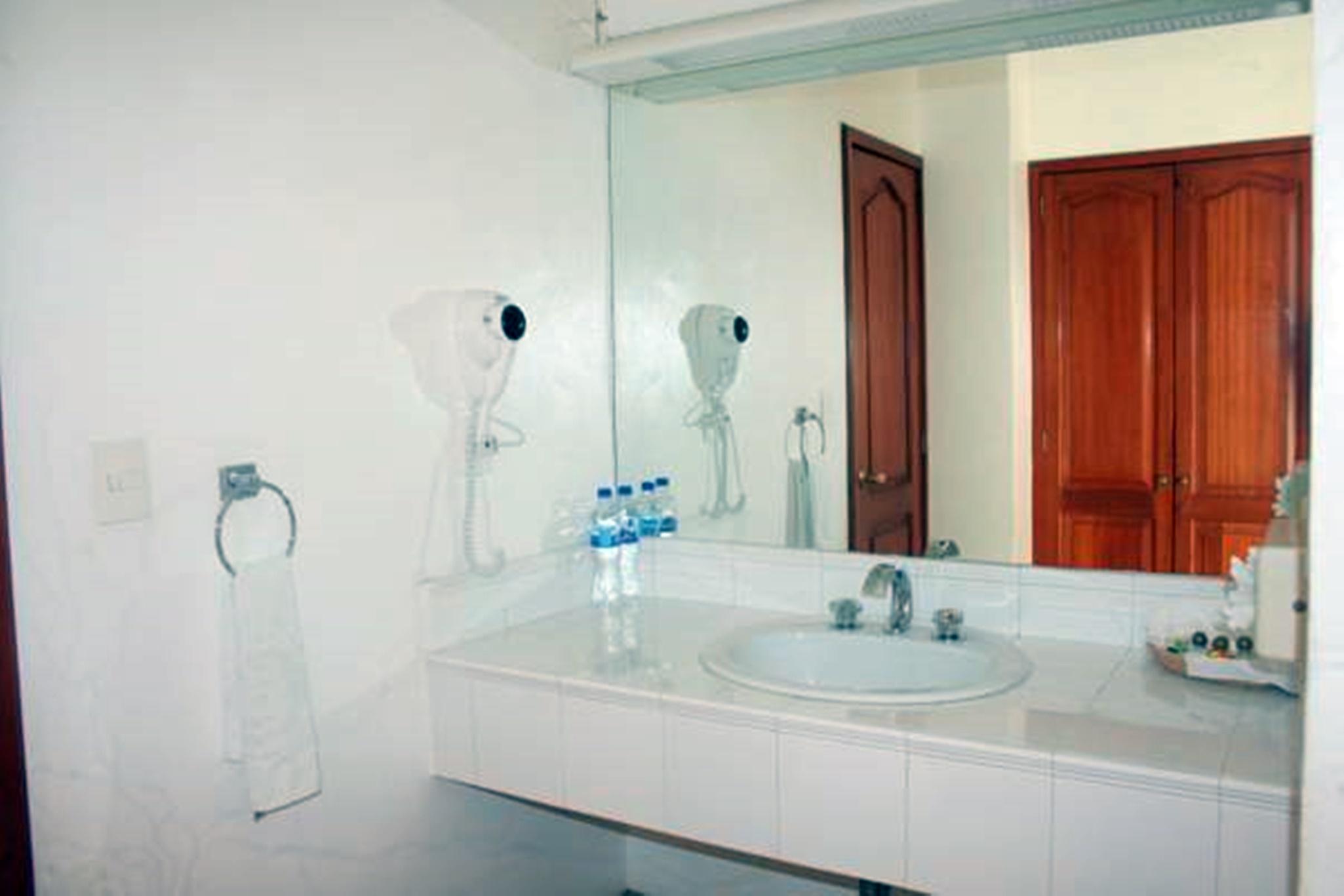 Hotel Caracol Plaza بويرتو إسكونديدو المظهر الخارجي الصورة