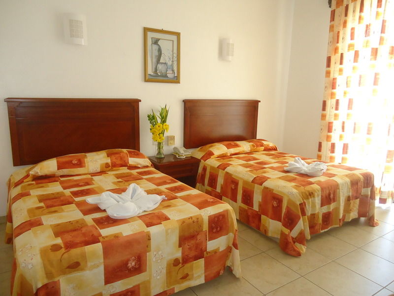 Hotel Caracol Plaza بويرتو إسكونديدو المظهر الخارجي الصورة