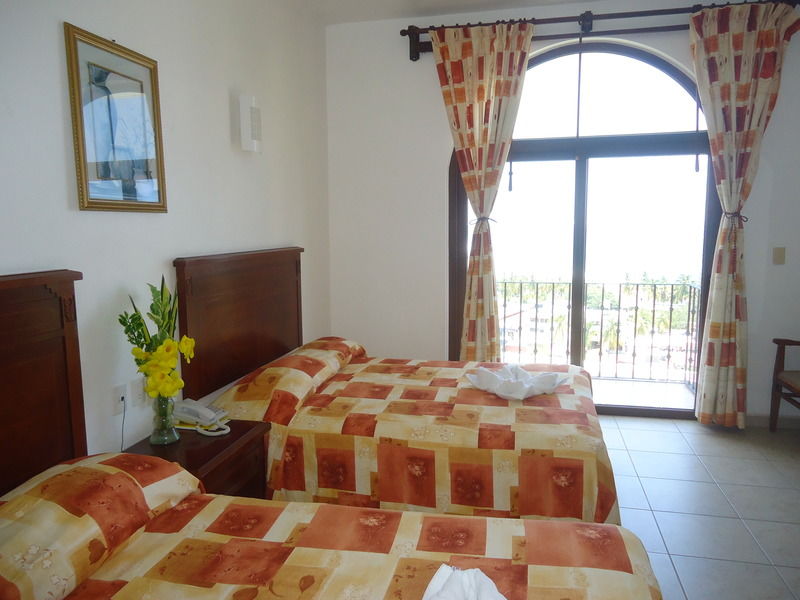 Hotel Caracol Plaza بويرتو إسكونديدو المظهر الخارجي الصورة